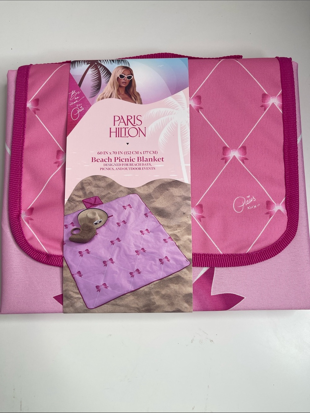 New Paris Hilton Pink Bow-Print Outdoor Picnic Mat